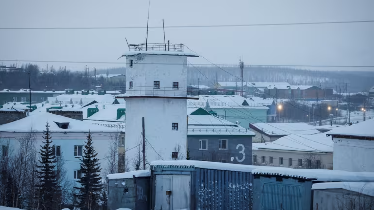 Trại giam hình sự IK-3, nơi chính trị gia đối lập Nga Alexei Navalny thụ án, tại khu định cư Kharp thuộc vùng Yamal-Nenets của Nga. Ảnh được chụp vào ngày 29/12/2023. Ảnh: Reuters