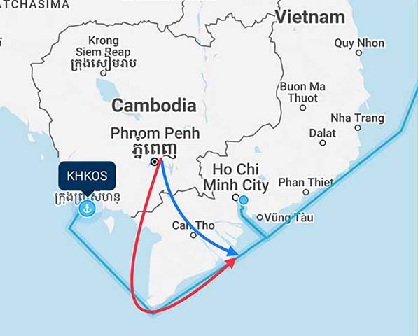 Bản đồ so sánh hai tuyến đường thủy cho các thương thuyền từ Phnom Penh ra Biển Đông qua ĐBSCL Việt Nam (đường màu xanh) và đường thủy qua Kênh Funan Techo vòng qua Mũi Cà Mau vào Vịnh Thái Lan (đường màu đỏ) chặng đường xa hơn gấp đôi. Sơ đồ do KS Phạm Phan Long thiết kế và ghi chú