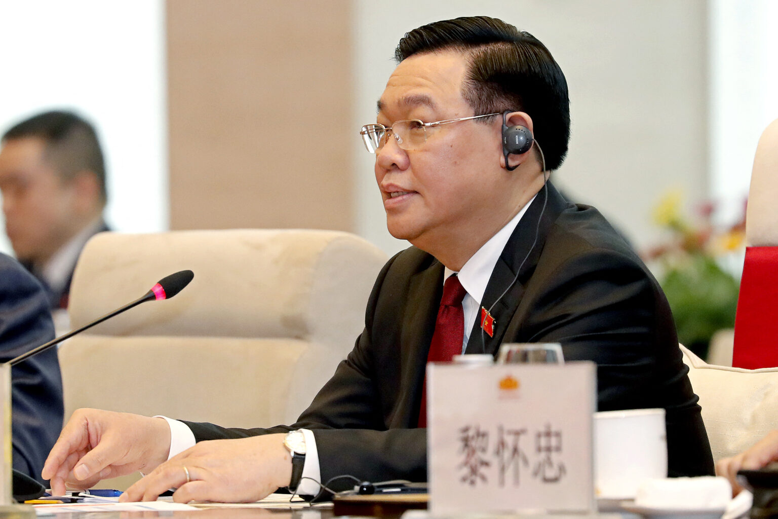 Ông Vương Đình Huệ tại buổi đón tiếp Chủ tịch Trung Quốc Tập Cận Bình khi ông này đến Hà Nội hôm 12/12/2023. Ảnh: Minh Hoang/POOL /AFP via Getty Images