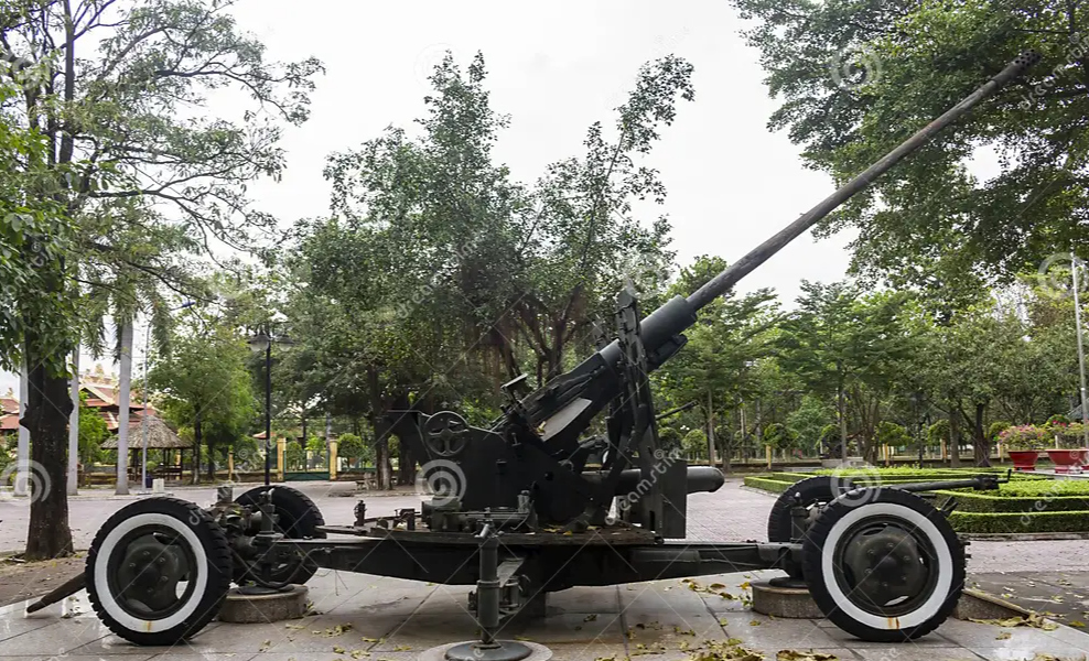 Khẩu súng phòng không trưng bày tại một viện bảo tàng quân sự ở Bình Dương, 16/11/2021. Ảnh: Duc Huy Nguyen/ Dreamstime.com
