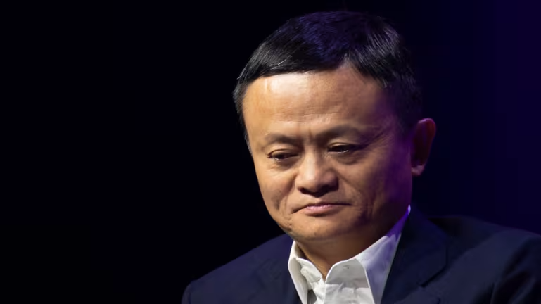 Jack Ma, nhà đồng sáng lập Alibaba và từng có địa vị như một ngôi sao nổi tiếng ở Trung Quốc, cuối cùng đã lọt vào tầm ngắm của Tập Cận Bình. Ảnh: AP
