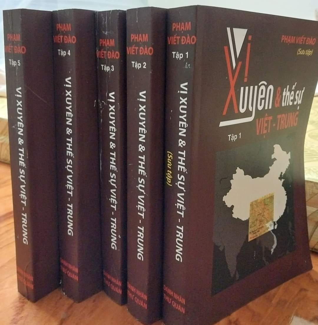 Bộ sách "Vị Xuyên & Thế Sự Việt - Trung" của tác giả Phạm Viết Đào. Trọn bộ 5 tập gần 5.000 trang. Ảnh: FB Dao Pham Viet 