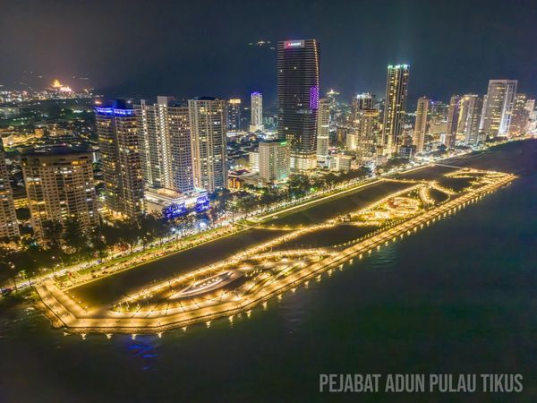 Gurney Bay, tiểu bang Penang, Malaysia về đêm. Ảnh: FB George Town, Penang