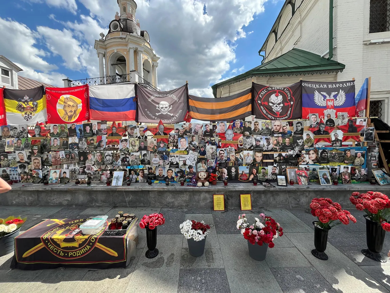 Đài tưởng niệm dành riêng cho các nạn nhân của cuộc chiến tranh Nga-Ukraine tại Moscow vào ngày 9/6/2024. Ảnh: Ulf Mauder/ Picture Alliance via Getty Images