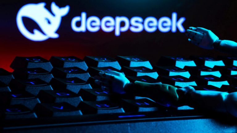 Deepseek, ứng dụng trí tuệ nhân tạo mới của Trung Quốc, ra mắt đầu năm 2025. Ảnh: Reuters - Dado Ruvic