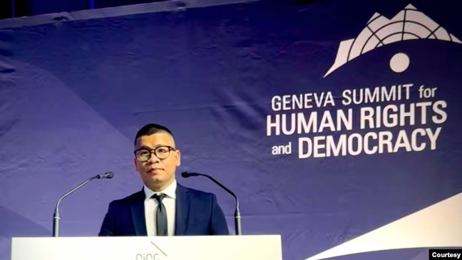 Nhà hoạt động Nguyễn Văn Tráng phát biểu tại Geneva Summit, 18/2/2025. Ảnh: Nguyen Van Trang