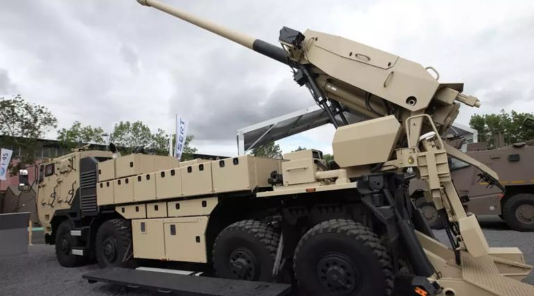 Khẩu pháo Ceasar của Pháp trưng bày tại Triển lãm Eurosatory 2024, ngày 16/06/2024. Ảnh: RFI/ Jan van der Made