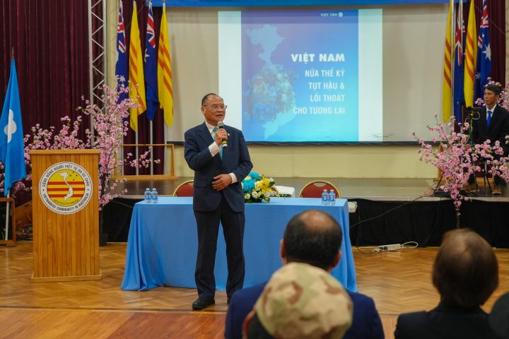 Ông Lý Thái Hùng - Chủ tịch đảng Việt Tân - trong buổi gặp gỡ đối thoại với giới nhân sĩ và cộng đồng người Việt tại tiểu bang New South Wales, Úc hôm 25/03/2025. Ảnh: Charles Geam