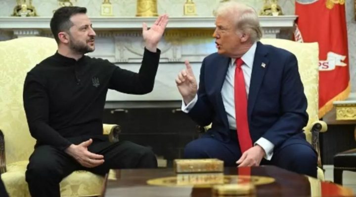 Tổng thống Mỹ Donald Trump (phải) và đồng nhiệm Ukraine Volodymyr Zelensky trong cuộc tranh cãi nảy lửa tại phòng Bầu Dục ở Nhà Trắng, ngày 28/02/2025. Ảnh: AFP - Saul Loeb