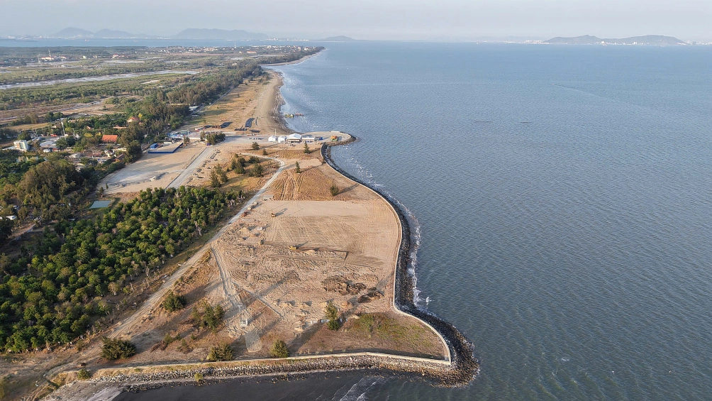 Dự án khu đô thị lấn biển Vin Cần Giờ được khởi công sáng 19/4/2025. Tổng vốn đầu tư dự kiến gần 9 tỷ USD được khởi công. Ảnh chụp VnEpress