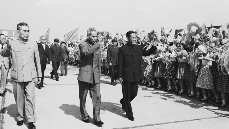 Tổng Bí thư ĐCSVN Lê Duẩn và Phạm Văn Đồng thăm Bắc Kinh vào tháng 6 năm 1973. Ảnh: VNA