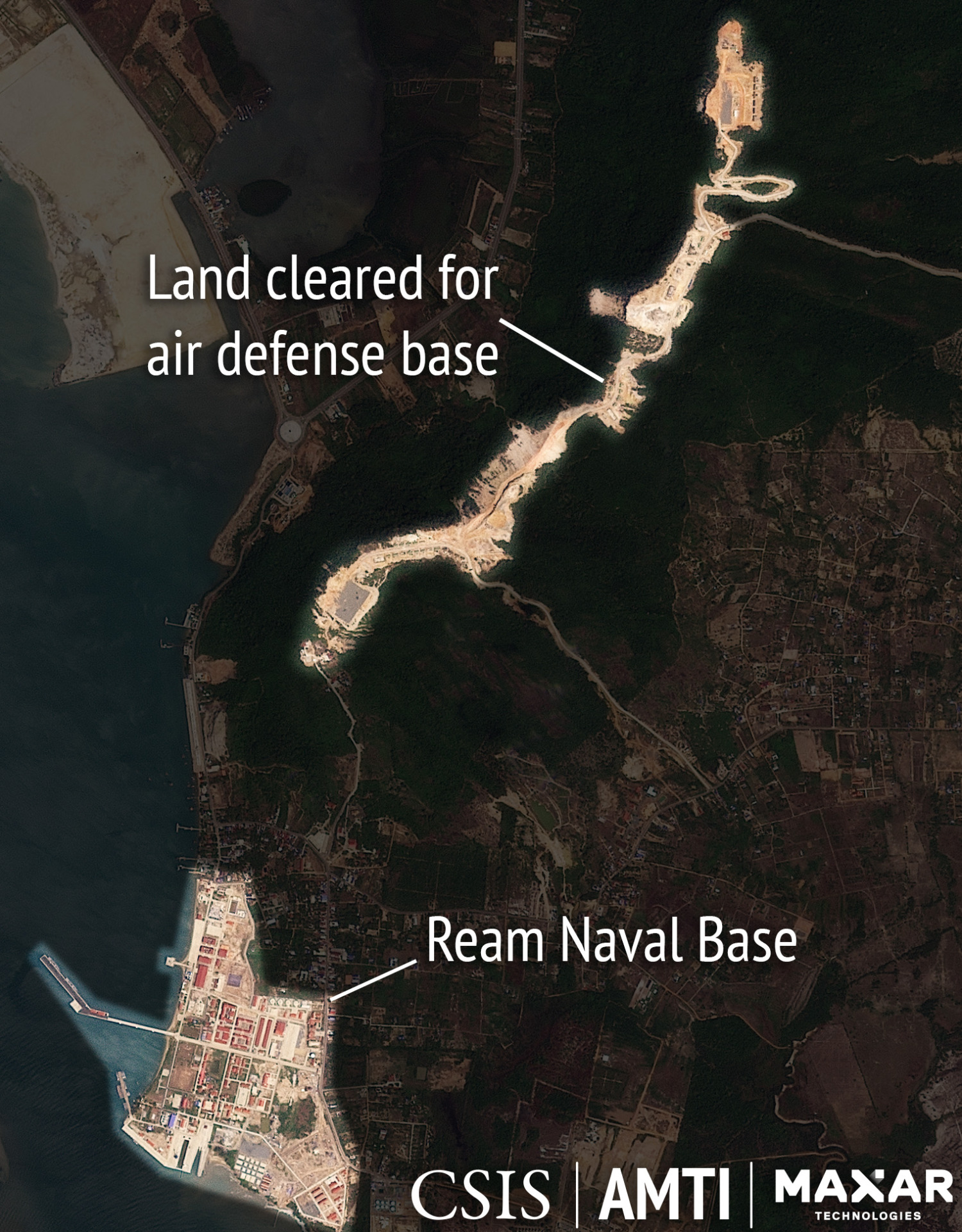 Khu vực được dọn sạch và chuẩn bị cho công trình xây dựng “tổng hành dinh và trung tâm chỉ huy phòng không” cũng như một “hệ thống radar hải quân” chỉ cách Căn cứ Hải quân Ream nửa dặm về phía bắc. Ảnh: AMTI