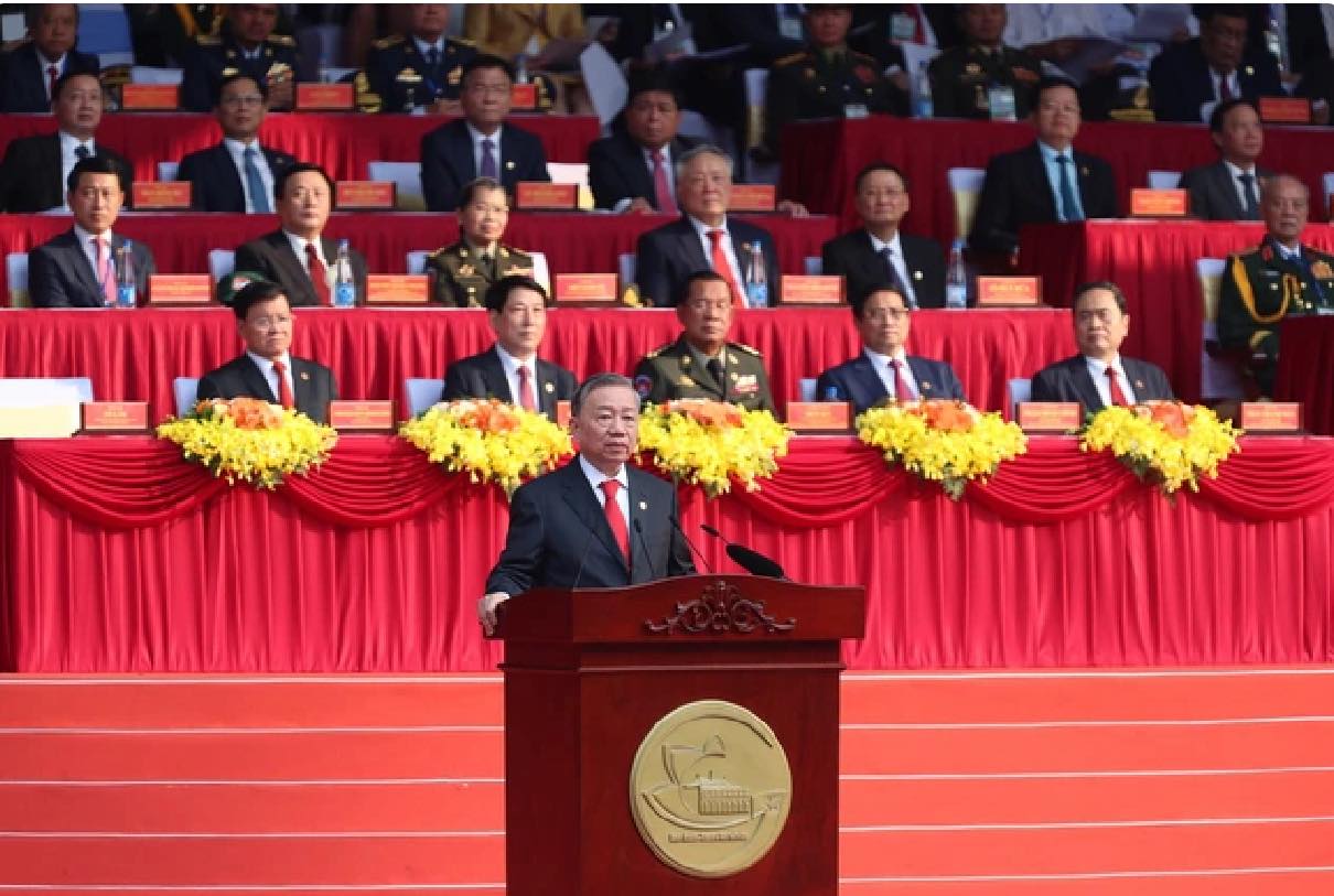 Tổng Bí thư ĐCSVN Tô Lâm đọc diễn văn trong buổi lễ diễn binh rầm rộ sự kiện 50 năm chấm dứt chiến tranh, tổ chức hôm 30/4/2025 tại Sài Gòn. Ảnh: FB Manh Dang