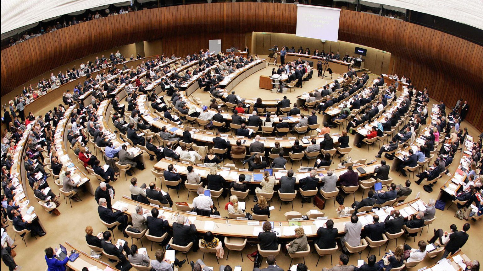 Một phiên họp của Hội đồng Nhân Quyền tại trụ sở của Liên Hiệp Quốc ở Geneva, Thụy Sĩ. Nguyên tắc bầu cử và ứng cử vào hội đồng này đã bị các nước đàn áp nhân quyền tồi tệ như Việt Nam lợi dụng kẽ hở để chui vào. Ảnh: Fabrice Coffrini/ AFP/ Getty Images