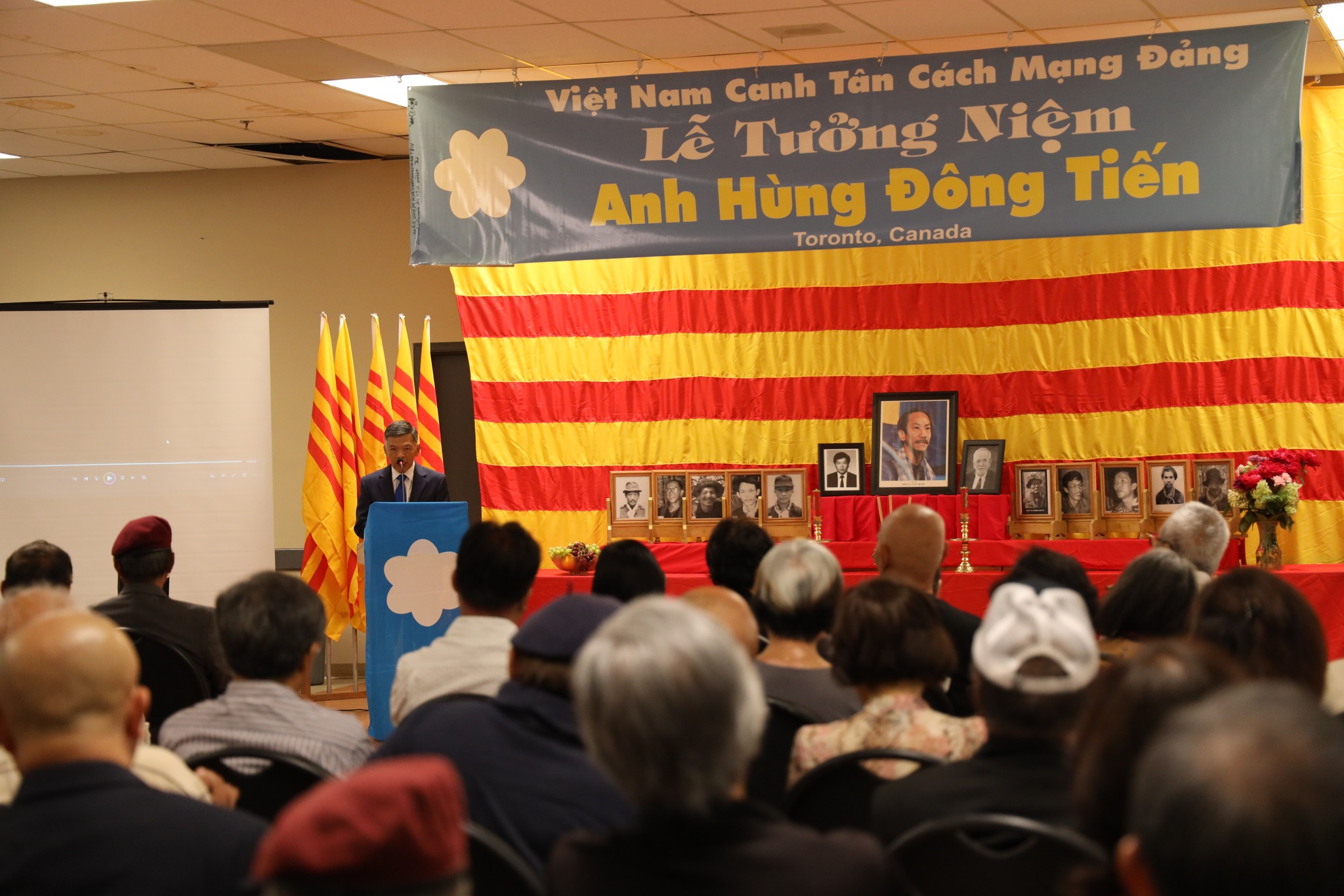 Lễ Tưởng niệm 38 năm Anh hùng Đông Tiến do Đảng bộ Việt Tân Toronto tổ chức chiều chủ nhật 24/8/2025 tại hội trường Câu lạc bộ Hải Lục Không Quân. Ông Nguyễn Quốc Hưng, đại diện đảng bộ Việt Tân Toronto, chào mừng quan khách và bày tỏ lòng biết ơn với cộng đồng đã luôn đồng hành trong công cuộc đấu tranh chung