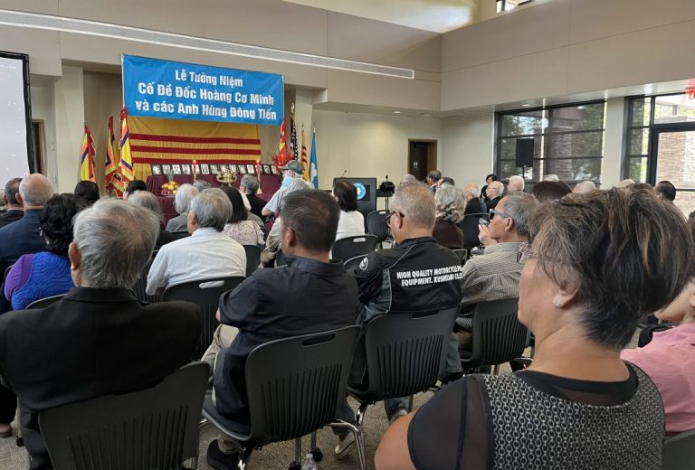 Quang cảnh buổi Lễ Tưởng niệm các Anh Hùng Đông Tiến do cơ sở Đảng Việt Tân Orange County, Nam California tổ chức hôm 21/9/2025 tại thành phố Westminster, Nam California