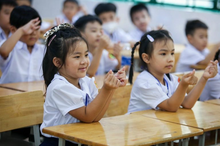 Các em học sinh lớp 1 tại Sài Gòn năm học 2023-2024. Ảnh: Thanh Niên