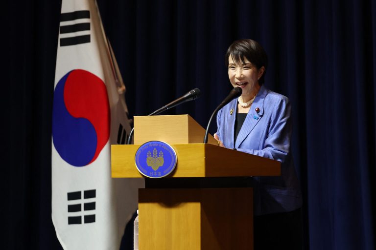 Takaichi, thủ tướng mới của Nhật, là một “bà đầm thép,” một chính trị gia chủ trương cứng rắn với Bắc Kinh. Ảnh: Chung Sung-jun/ Getty Images