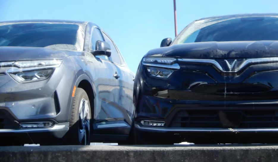 Những chiếc xe VinFast chưa bán được trong bãi đậu ở thành phố Richmond, California, tháng 9/2025. Ảnh: Bùi Văn Phú