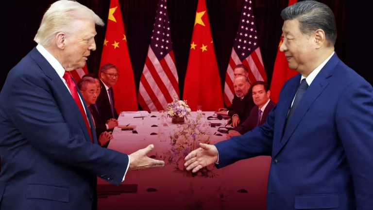 Áp lực từ nền kinh tế trong nước kém hiệu quả đã thúc đẩy Donald Trump và Tập Cận Bình phải nhượng bộ nhau trong hội nghị thượng đỉnh tại Hàn Quốc vào ngày 30 tháng 10, 2025. Ảnh ghép Nikkei - Nguồn ảnh của Reuters