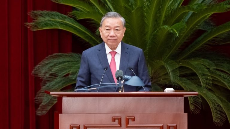 Tổng Bí thư ĐCSVN Tô Lâm phát biểu bế Hội nghị Trung ương 14, khóa XIII hôm 6/11/2025. Ảnh: VGP