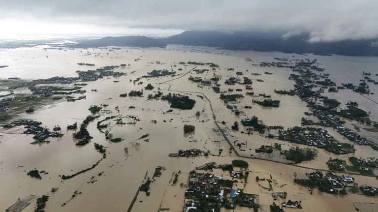 Xã Hòa Thịnh, tỉnh Đắk Lắk chìm trong biển nước, tháng 11/2025. Ảnh: PLO