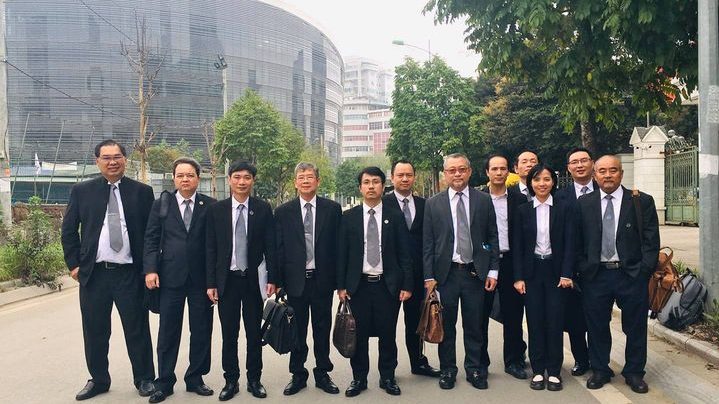 Các luật sư tham gia bào chữa cho các nạn nhân bị nhà cầm quyền CSVN kết án vì chống cưỡng chế đất tại xã Đồng Tâm, huyện Mỹ Đức, Hà Nội hồi tháng Ba, 2021. Ba trong số những luật sư này đã phải ra nước ngoài tị nạn chính trị. Ảnh: FB