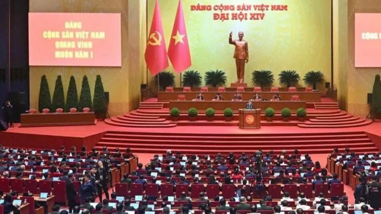 Quang cảnh phiên trù bị đại hội XIV ĐCSVN, sáng 19/1/2026. Ảnh chụp từ báo mạng Đầu tư Tài chính