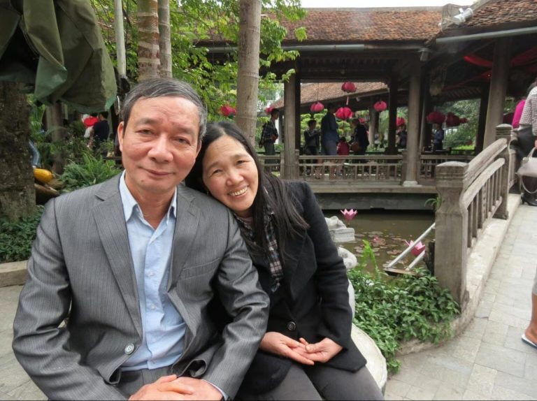 Anh Nguyễn Tường Thụy và vợ - chị Phạm Thị Lân. Hình: FB Lân Tường Thụy