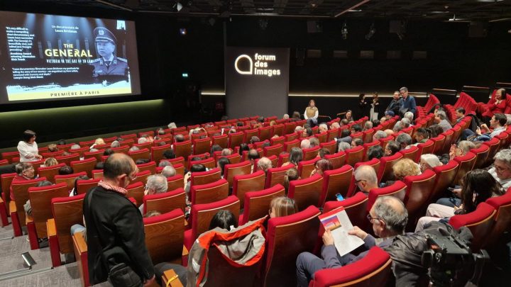 Phim tài liệu "The General - Vietnam in the age of To Lam" trình chiếu tại Forum des Images, Quận 1, Paris. Khán giả chờ đến giờ chiếu