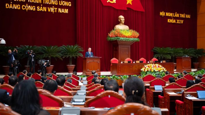 Phiên bế mạc hội nghị lần thứ 2 Ban Chấp hành Trung ương ĐCSVN khóa 14, chiều 25/3. Ảnh: VnExpress