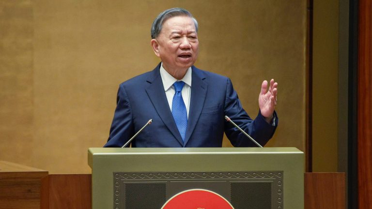 Tô Lâm - Tổng Bí thư ĐCSVN phát biểu chỉ đạo về bộ tứ nghị quyết mà truyền thông trong nước gọi là "bộ tứ trụ cột' trong hội nghị toàn quốc quán triệt Nghị quyết 66 và Nghị quyết 68 hôm 18/5/2025. Ảnh: Báo Thanh Niên