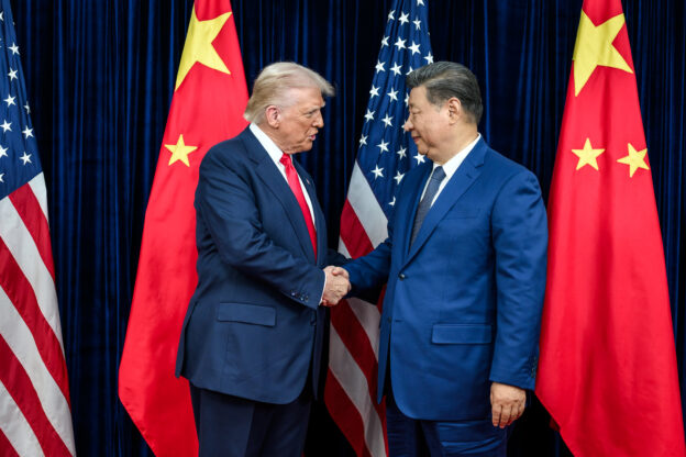 Tổng thống Trump và Tập Cận Bình trước cuộc gặp song phương tại nhà ga sân bay quốc tế Gimhae, ở Busan, Hàn Quốc hôm 30/10/2025. Ảnh: Daniela Torok/ White House