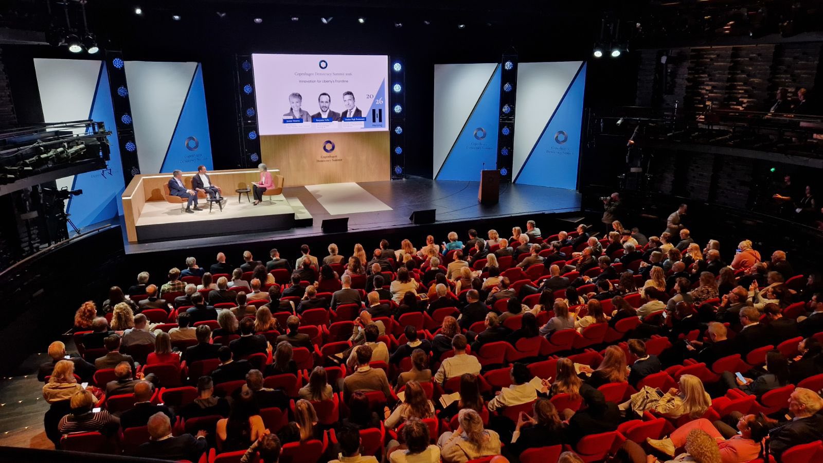 Hội nghị Thượng đỉnh về Dân chủ lần thứ 9 (Copenhagen Democracy Summit 2026) tổ chức tại thủ đô Copenhagen, Đan Mạch hôm 12/5/2026