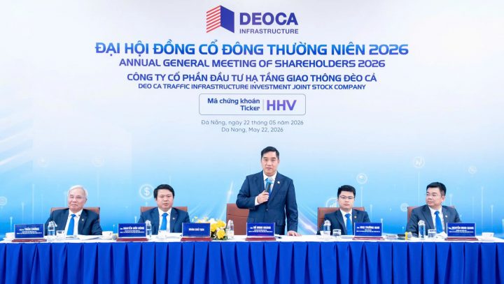 Chủ tịch HĐQT Công ty Cổ phần Đầu tư Hạ tầng giao thông Đèo Cả (HHV) Hồ Minh Hoàng phát biểu trong Đại hội đồng cổ đông thường niên năm 2026 hôm 22/5/2026, tại TP Đà Nẵng. Ảnh: Trang chủ DEOCA Infrastructure (HHV)