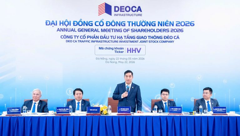 Chủ tịch HĐQT Công ty Cổ phần Đầu tư Hạ tầng giao thông Đèo Cả (HHV) Hồ Minh Hoàng phát biểu trong Đại hội đồng cổ đông thường niên năm 2026 hôm 22/5/2026, tại TP Đà Nẵng. Ảnh: Trang chủ DEOCA Infrastructure (HHV)