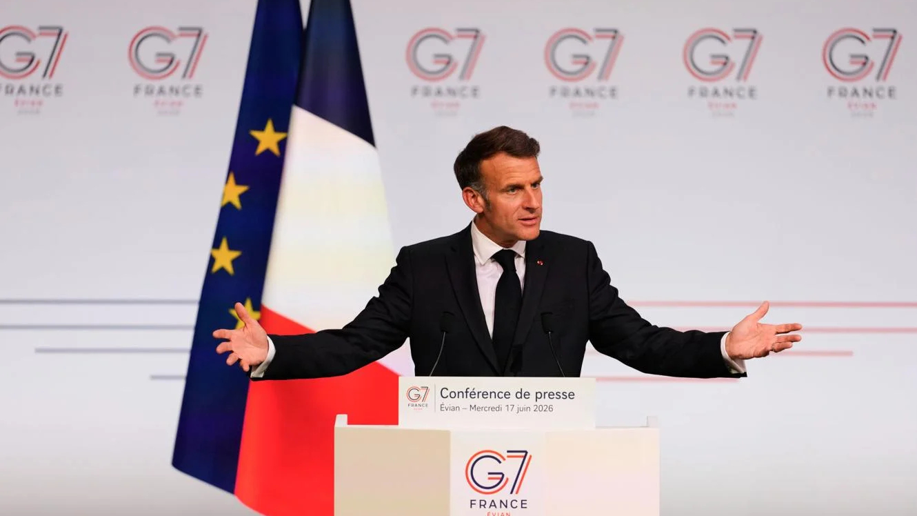Tổng thống Pháp Emmanuel Macron phát biểu tại cuộc họp báo khi kết thúc hội nghị thượng đỉnh G7 ở Evian-les-Bains, Pháp, vào thứ Tư, ngày 17 tháng 6 năm 2026. Ảnh: Vadim Ghirda - AP