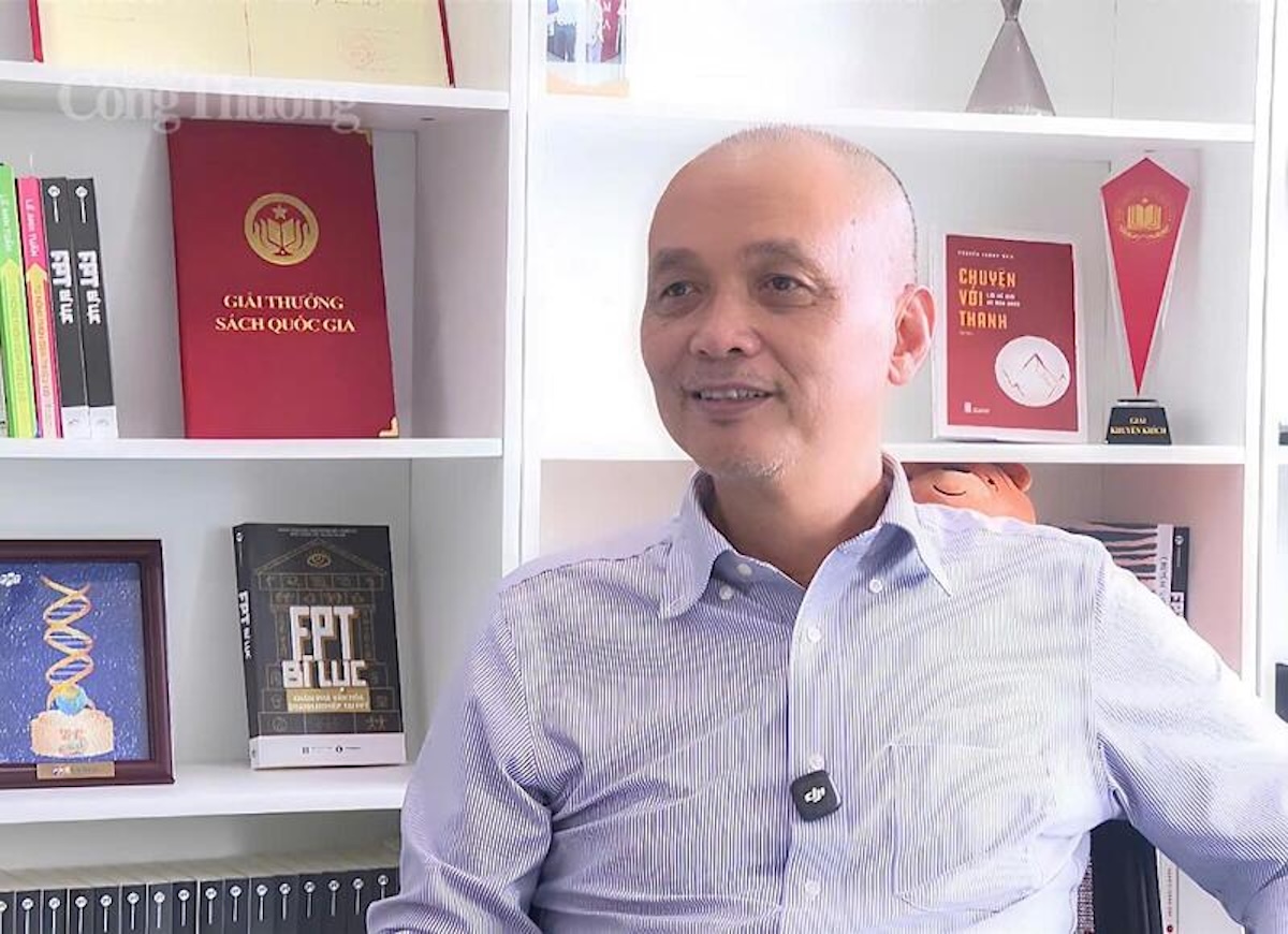 Ông Nguyễn Thành Nam, tác giả cuốn sách “Chuyện với Thanh – Lời kể mới về ánh sáng.” Ảnh: Báo Công Thương