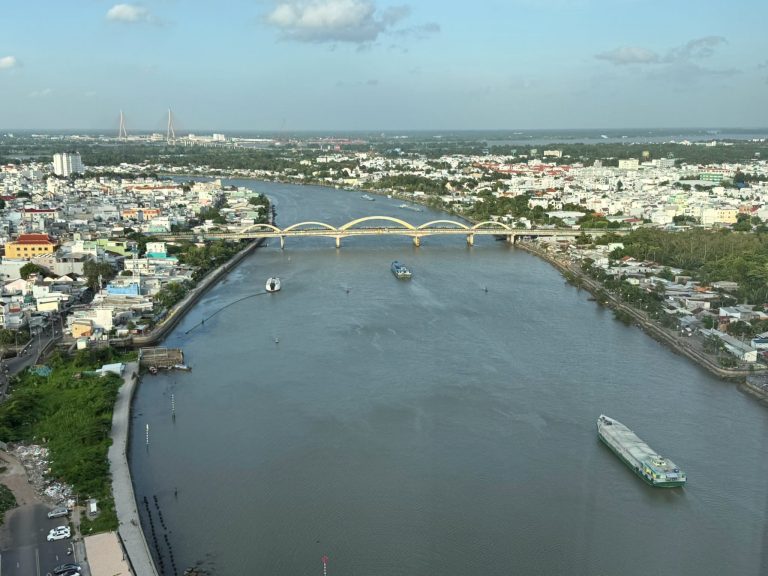 Cần Thơ ban ngày, nhìn từ tầng 19 của khách sạn Sheraton. Ảnh: FB Tuấn Nguyễn