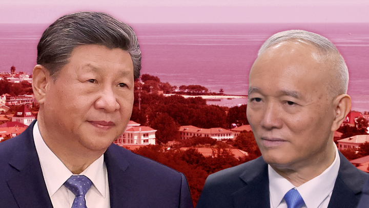 Tập Cận Bình (trái) và Thái Kỳ. Ông Thái gần đây đã xuất hiện tại khu nghỉ dưỡng ven biển Bắc Đới Hà, cho thấy công tác chuẩn bị đang được tiến hành tại tỉnh Hà Bắc cho cuộc họp kín giữa các nhà lãnh đạo đương nhiệm và các bậc lão thành của đảng Cộng sản Trung Quốc. Ảnh ghép của Nikkei / Nguồn ảnh: Reuters và Kyodo