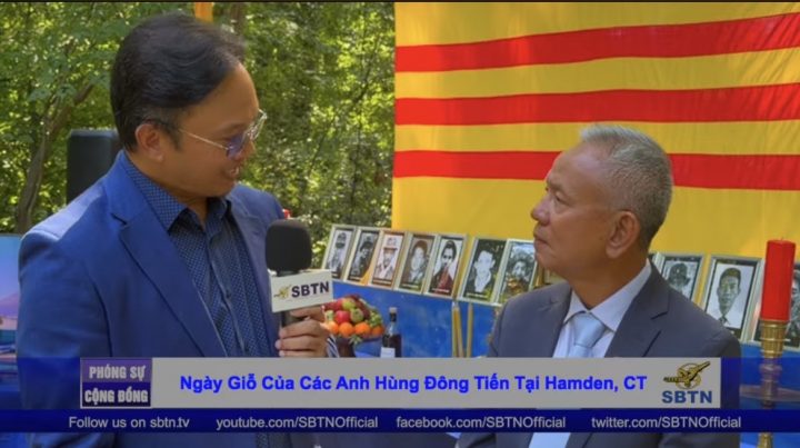 Phóng viên Trường Giang, SBTN phỏng vấn KS Ngô Trọng Đức, Ủy viên Trung ương đảng Việt Tân, trong Lễ Tưởng Niệm Anh Hùng Đông Tiến tổ chức tại Connecticut, Đông Bắc Hoa Kỳ hôm 29/8/2026. Ảnh chụp từ Youtube SBTN