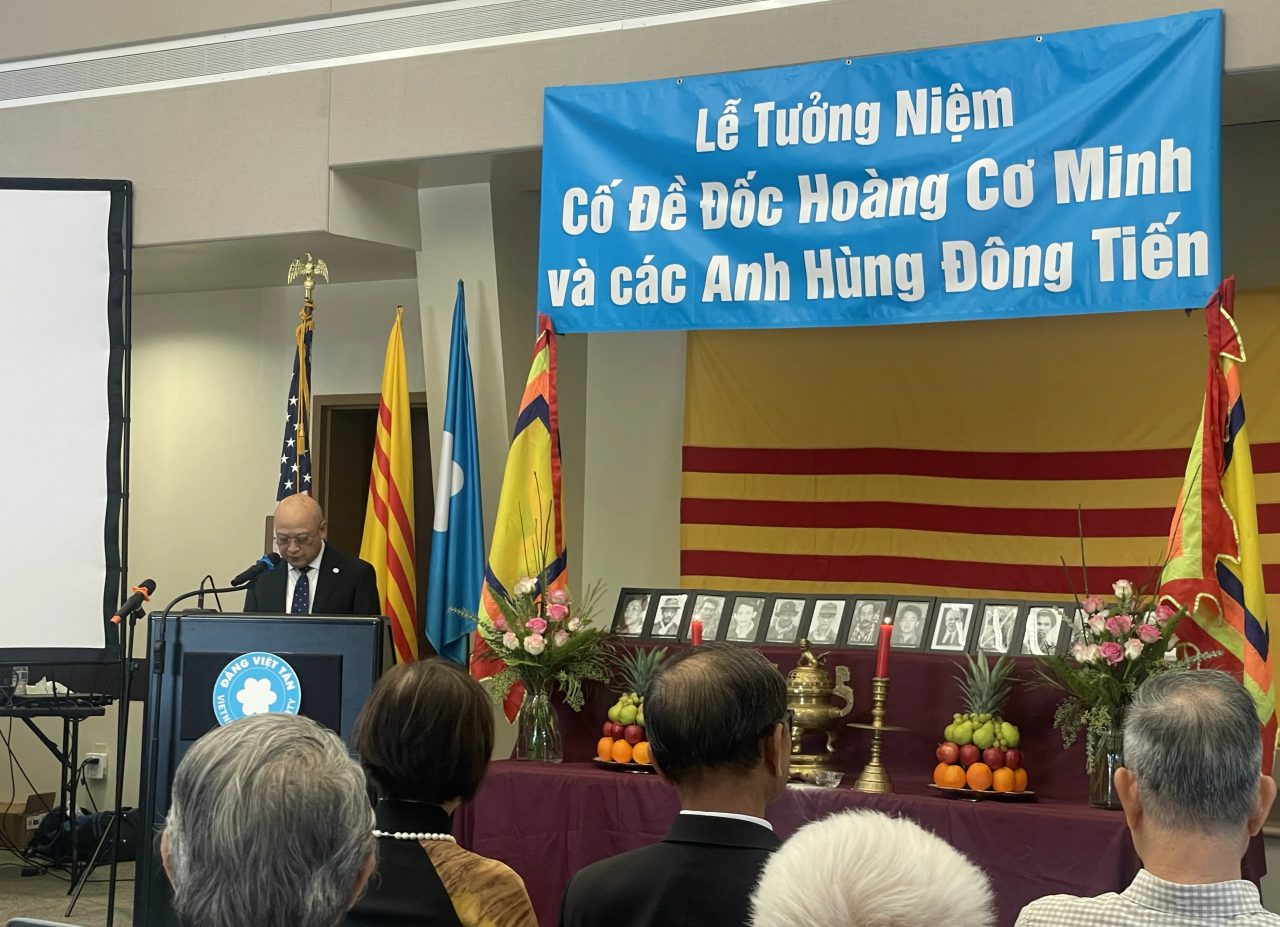 Ông Trần Quốc Dũng - Đại diện Việt Tân Bắc Mỹ - phát biểu trong buổi Lễ Tưởng Niệm các Anh Hùng Đông Tiến lần thứ 39 do Đảng bộ Việt Tân Orange County, Nam California tổ chức hôm 30/8/2026 tại Hội trường Trung tâm sinh hoạt cộng đồng Mariam Warne, Westminster, Nam California
