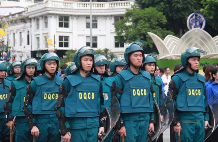 Lực lượng dân quân cơ động. Ảnh: Báo Lao Động