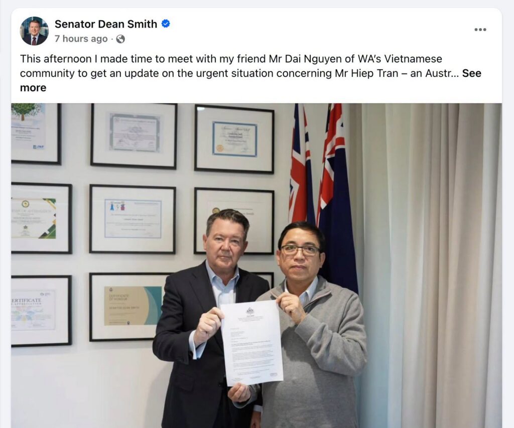 Thượng nghị sĩ Dean Smith (trái) và lá thư gởi Bộ trưởng Bộ Ngoại giao Penny Wong. Ảnh: FB Senator Dean Smith